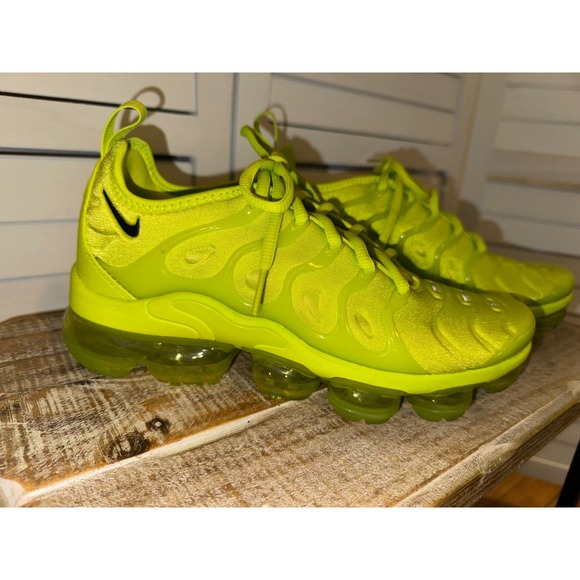 Nike Air VaporMax Plus Bright Volt Neon Green Women's Size 7.5 Shoes DX1784 300 - Picture 3 of 10